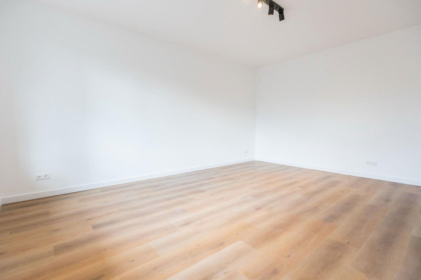 Pronájem bytu 3+1 68 m², Maybachstraße 65, Hamburg, Hamburg Pronájem bytu 3+1 68 m², Maybachstraße 65, Hamburg, Hamburg