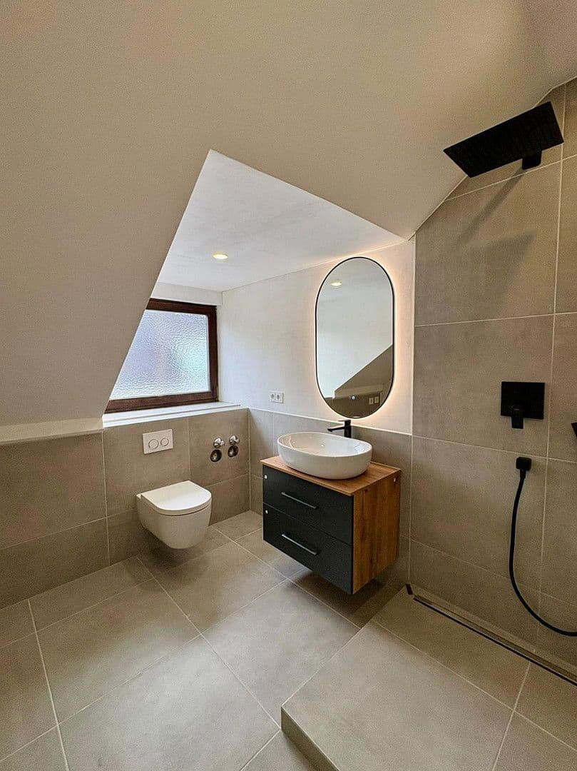 Prodej bytu 2+1 59 m², Mühlthaler Straße 98, München, Bavorsko Prodej bytu 2+1 59 m², Mühlthaler Straße 98, München, Bavorsko