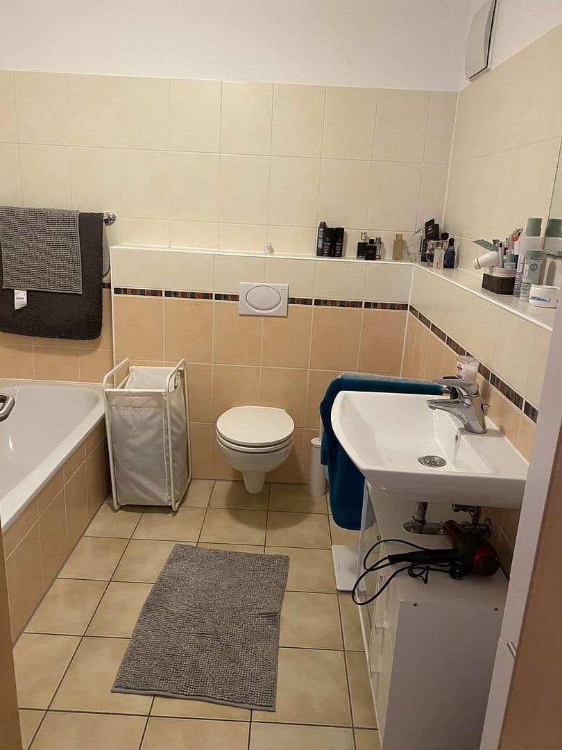 Pronájem bytu 3+1 86 m², Fritz Räcke Str. 17, Hürth, Severní Porýní-Vestfálsko Pronájem bytu 3+1 86 m², Fritz Räcke Str. 17, Hürth, Severní Porýní-Vestfálsko