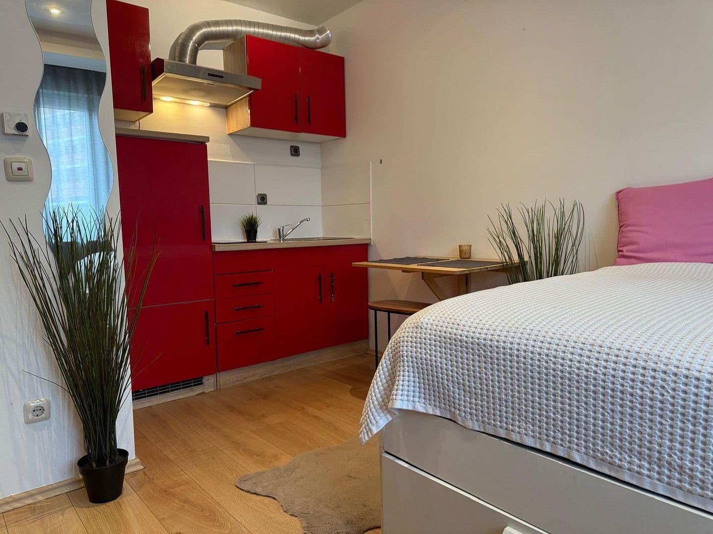 Pronájem bytu 1+1 20 m², Köln, Severní Porýní-Vestfálsko Pronájem bytu 1+1 20 m², Köln, Severní Porýní-Vestfálsko