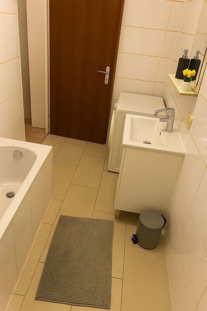 Pronájem bytu 1+1 20 m², Köln, Severní Porýní-Vestfálsko Pronájem bytu 1+1 20 m², Köln, Severní Porýní-Vestfálsko