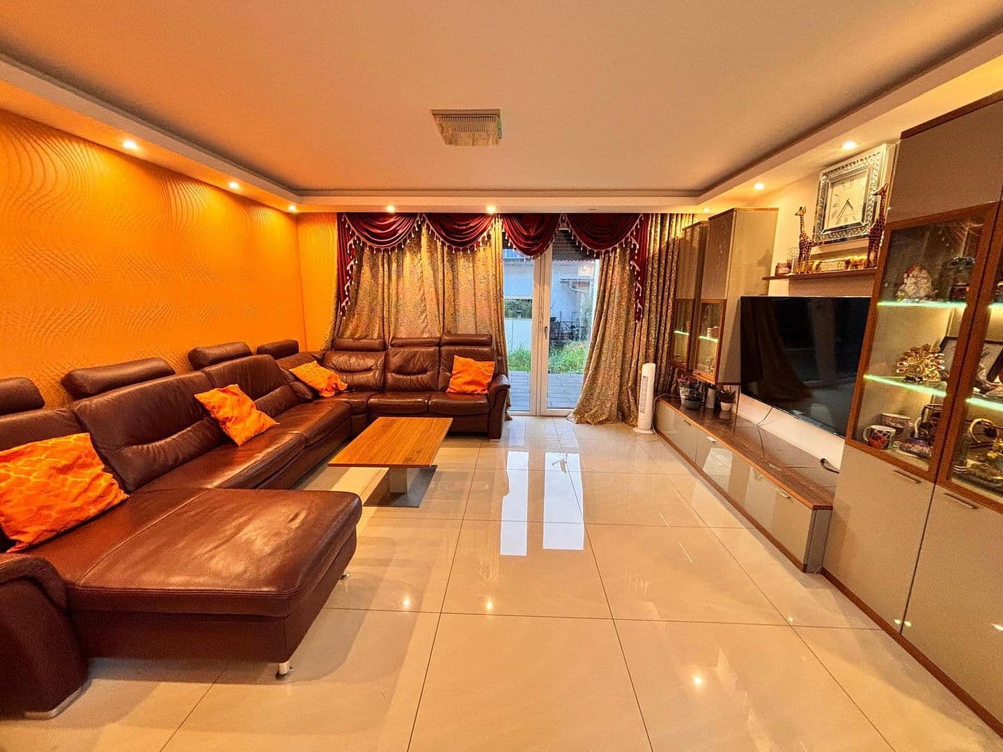 Prodej domu 146 m², pozemek 194 m², Erlangen, Bavorsko Prodej domu 146 m², pozemek 194 m², Erlangen, Bavorsko