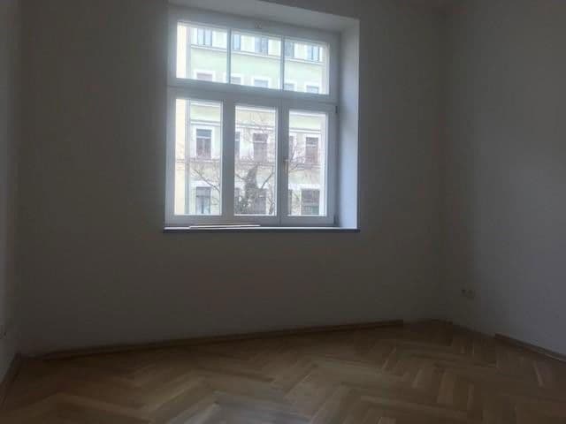 Pronájem bytu 3+1 70 m², Engelmannstraße 6, Leipzig, Sasko Pronájem bytu 3+1 70 m², Engelmannstraße 6, Leipzig, Sasko