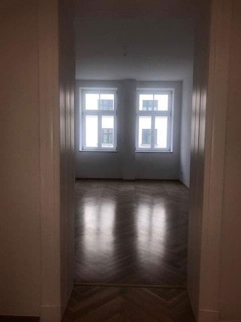 Pronájem bytu 3+1 70 m², Engelmannstraße 6, Leipzig, Sasko Pronájem bytu 3+1 70 m², Engelmannstraße 6, Leipzig, Sasko