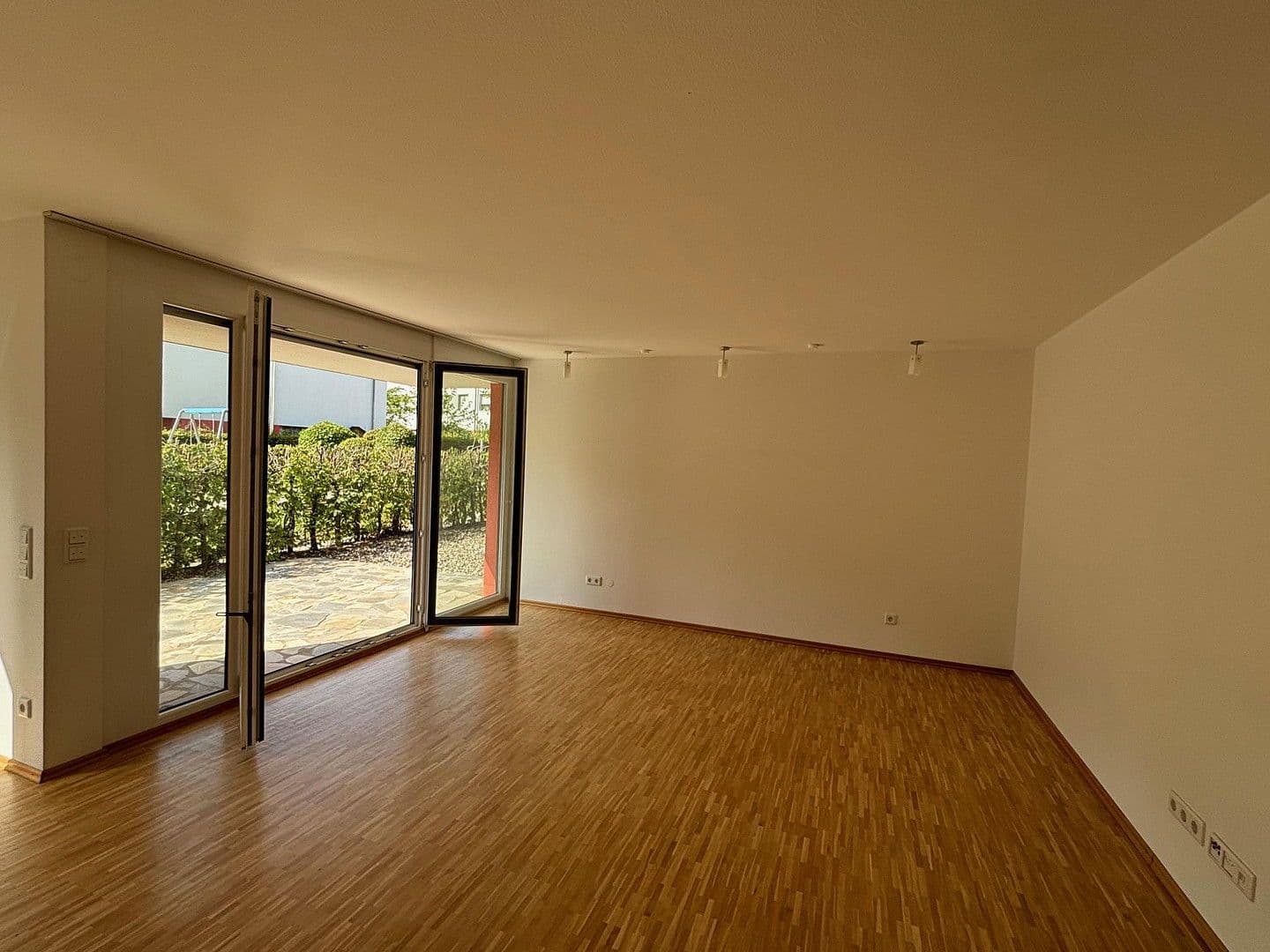 Pronájem bytu 5+1 114 m², Föhrichhof, Stuttgart, Bádensko-Württembersko Pronájem bytu 5+1 114 m², Föhrichhof, Stuttgart, Bádensko-Württembersko