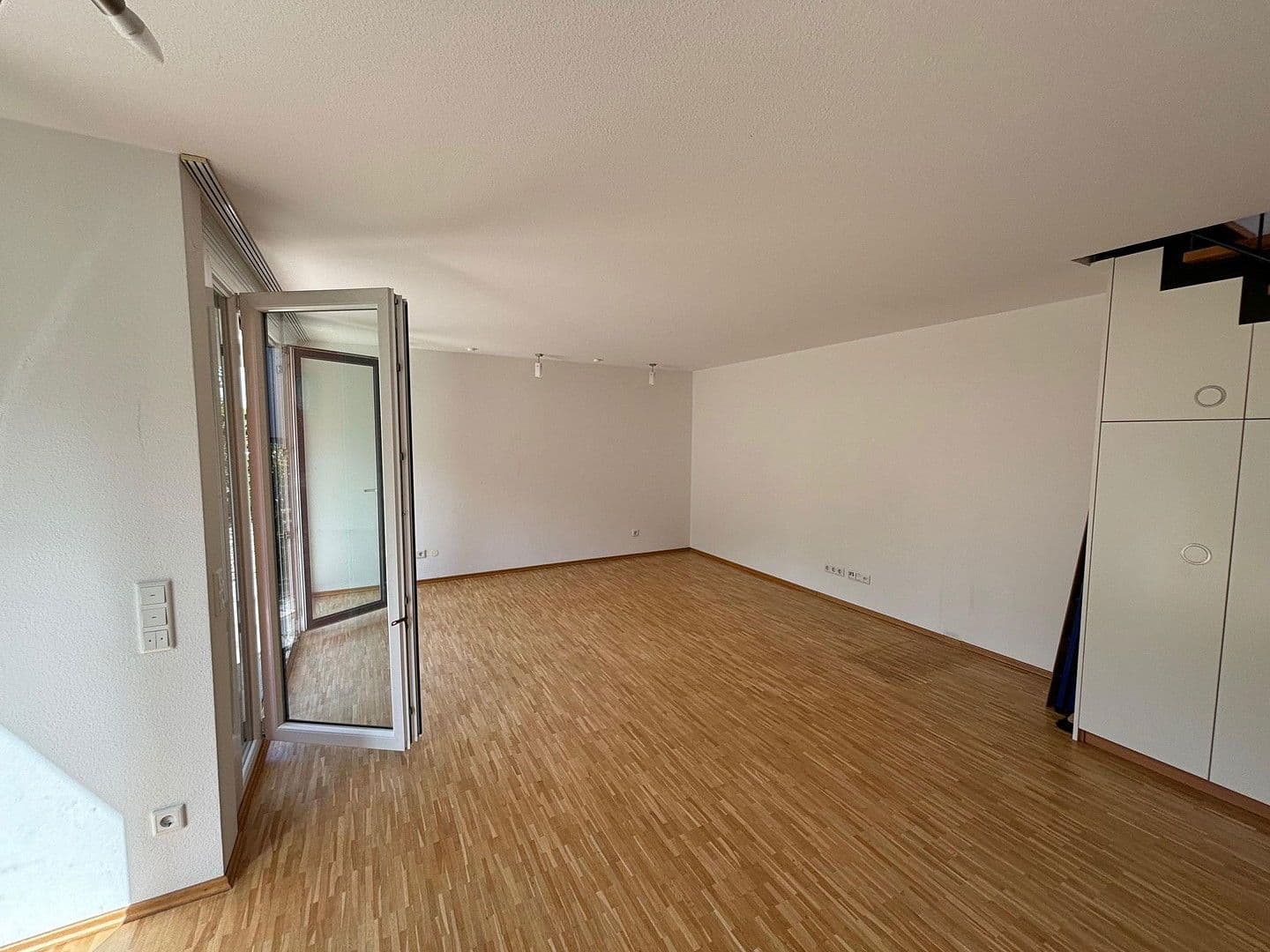 Pronájem bytu 5+1 114 m², Föhrichhof, Stuttgart, Bádensko-Württembersko Pronájem bytu 5+1 114 m², Föhrichhof, Stuttgart, Bádensko-Württembersko