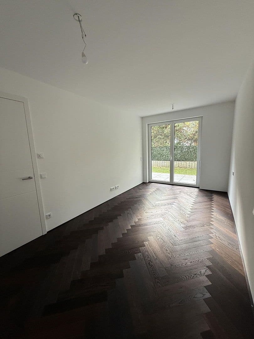 Pronájem bytu 2+1 68 m², Fürstenackerstraße 42, München - Solln, Bavorsko Pronájem bytu 2+1 68 m², Fürstenackerstraße 42, München - Solln, Bavorsko