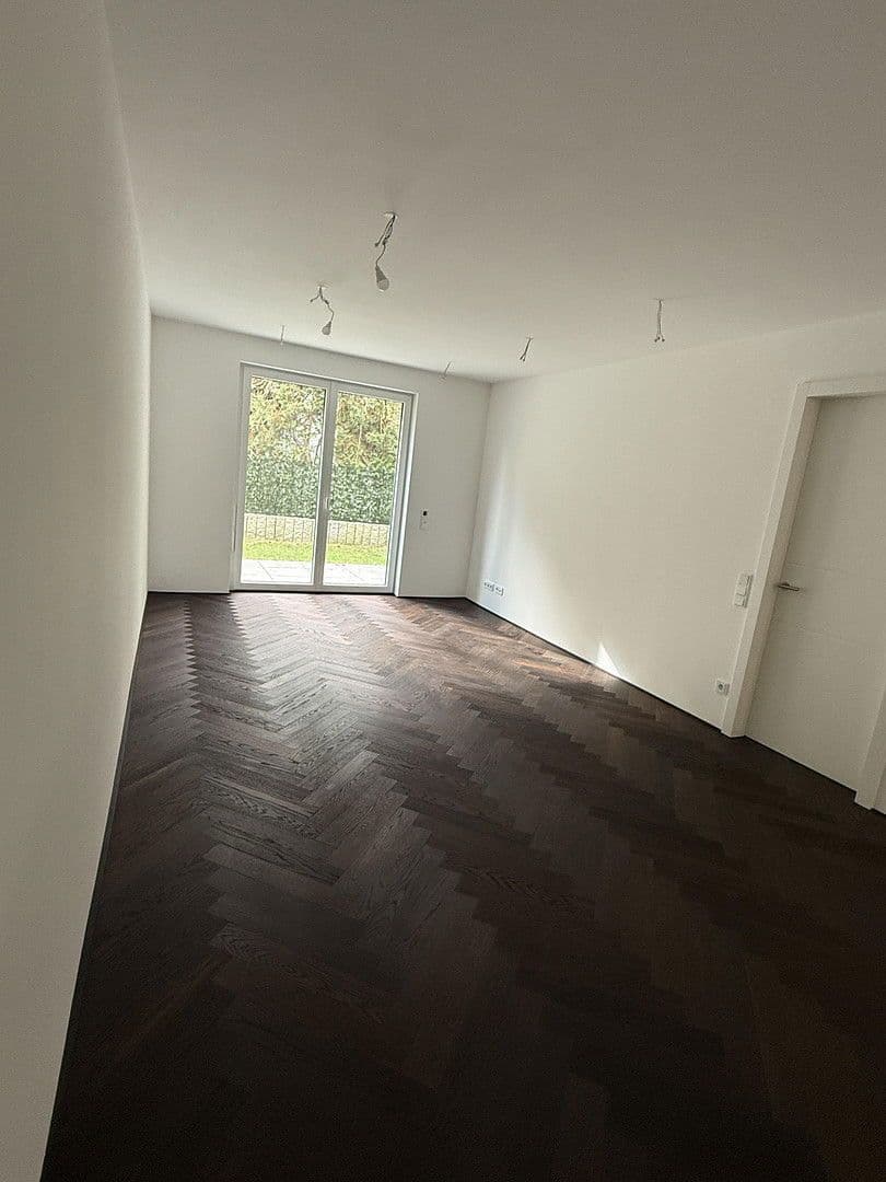 Pronájem bytu 2+1 68 m², Fürstenackerstraße 42, München - Solln, Bavorsko Pronájem bytu 2+1 68 m², Fürstenackerstraße 42, München - Solln, Bavorsko