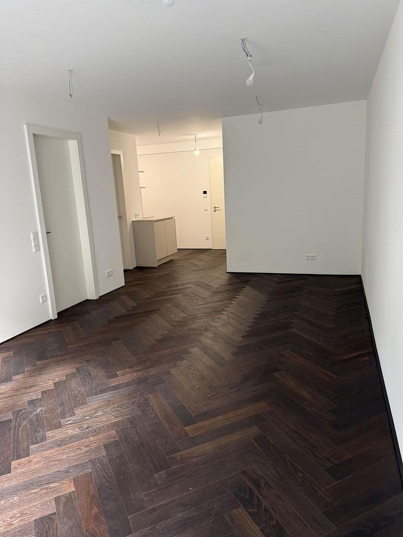 Pronájem bytu 2+1 68 m², Fürstenackerstraße 42, München - Solln, Bavorsko Pronájem bytu 2+1 68 m², Fürstenackerstraße 42, München - Solln, Bavorsko