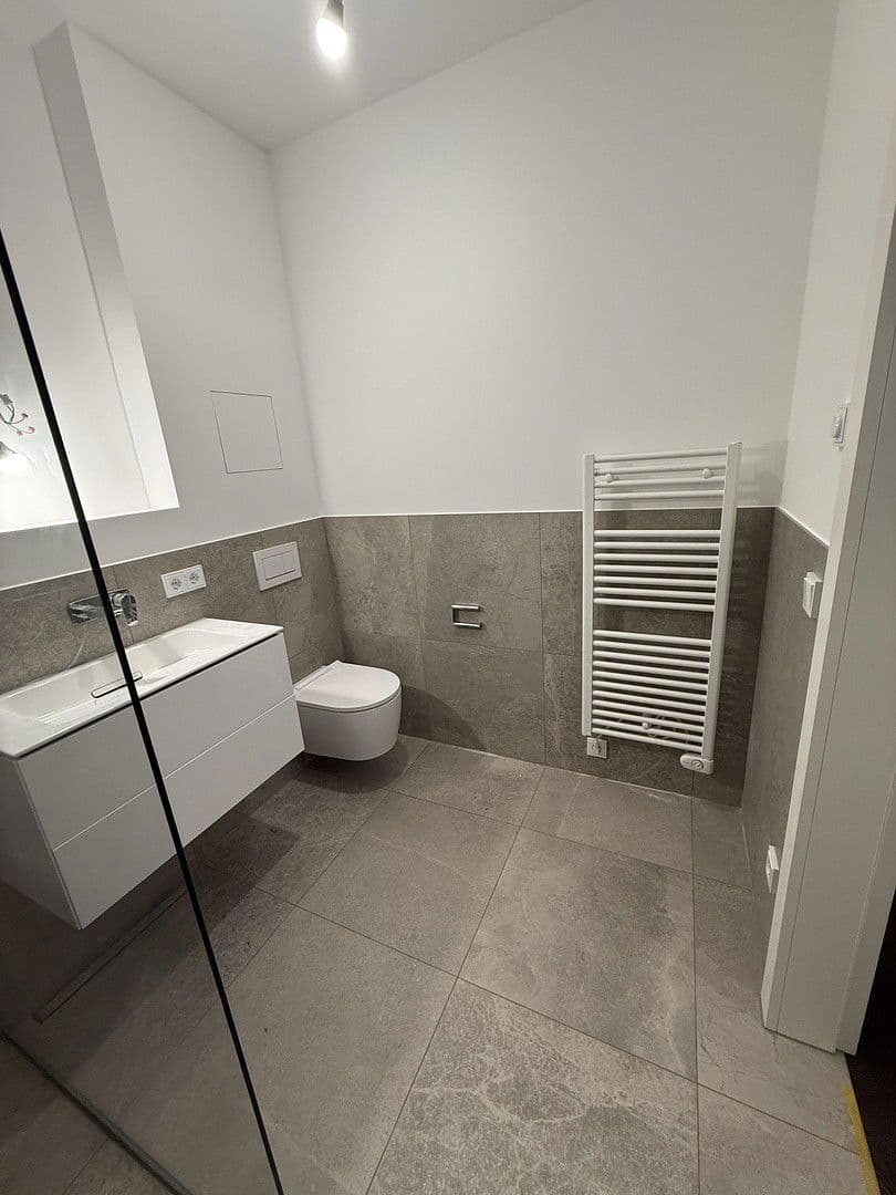 Pronájem bytu 2+1 68 m², Fürstenackerstraße 42, München - Solln, Bavorsko Pronájem bytu 2+1 68 m², Fürstenackerstraße 42, München - Solln, Bavorsko