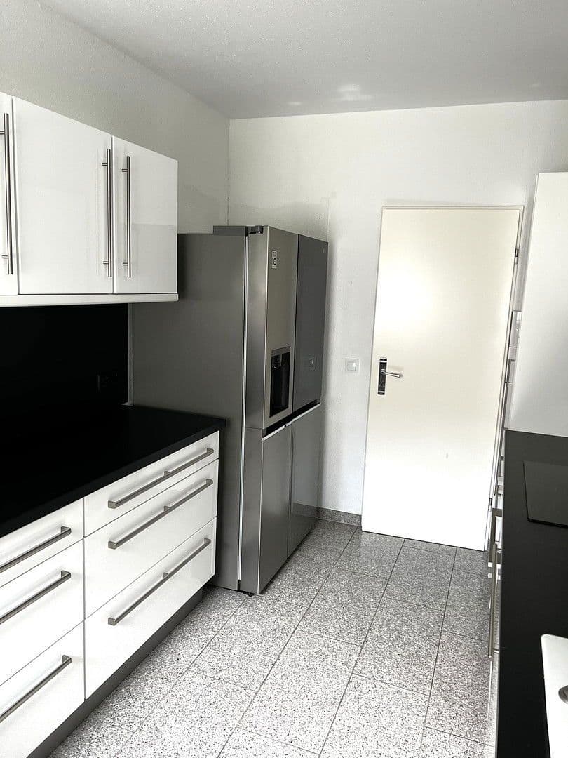 Prodej bytu 4+1 111 m², Moselstrasse , 9, Essen, Severní Porýní-Vestfálsko Prodej bytu 4+1 111 m², Moselstrasse , 9, Essen, Severní Porýní-Vestfálsko