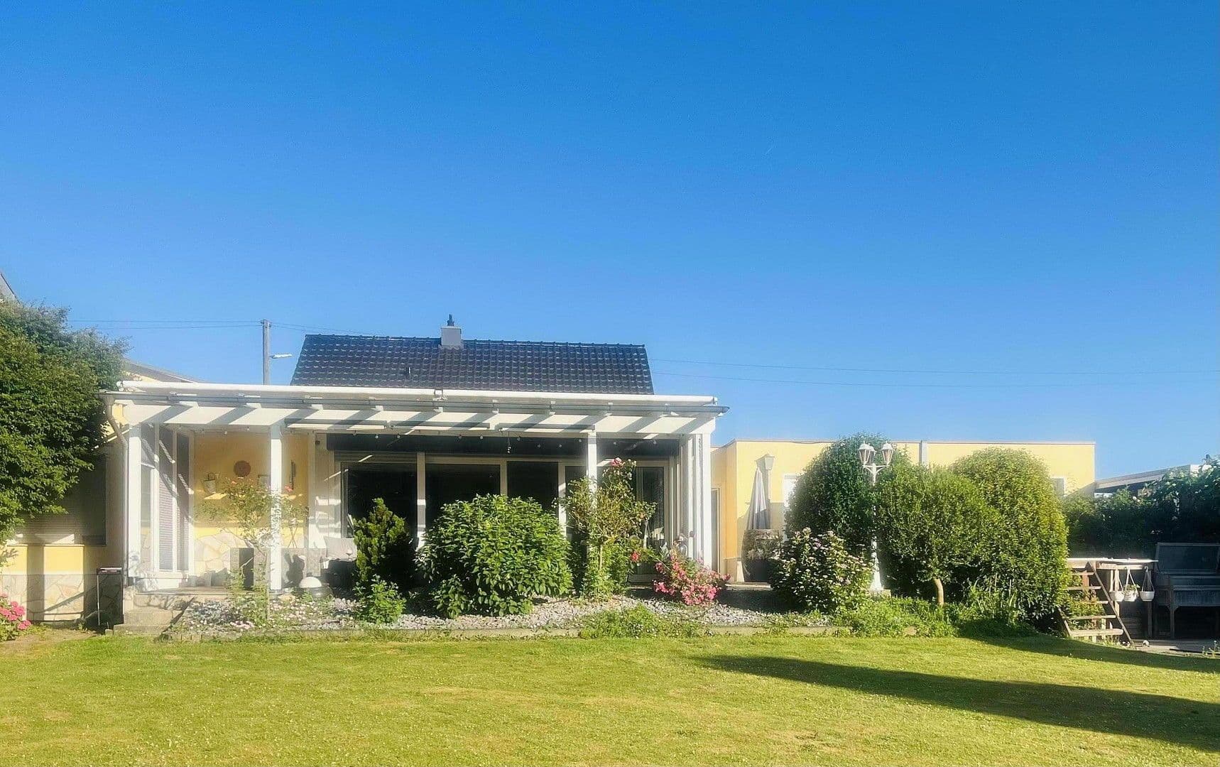 Prodej domu 280 m², pozemek 709 m², Korschenbroich, Severní Porýní-Vestfálsko Prodej domu 280 m², pozemek 709 m², Korschenbroich, Severní Porýní-Vestfálsko