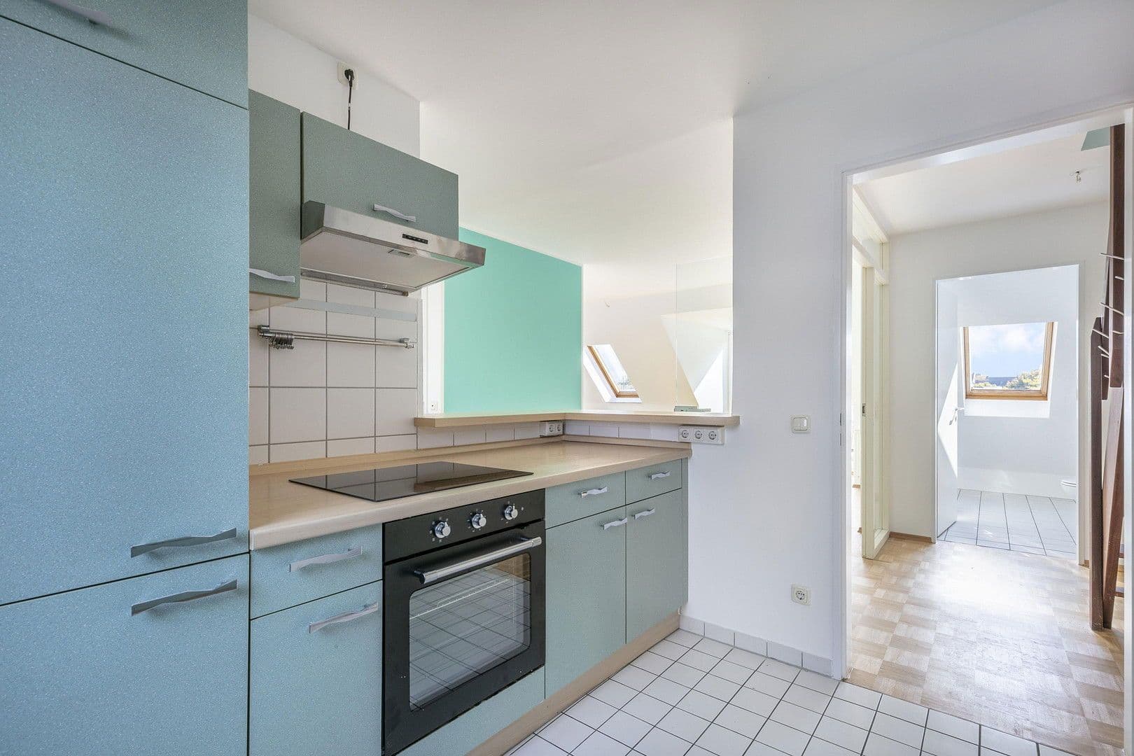 Prodej bytu 2+1 83 m², Neusserstr. 388, Köln, Severní Porýní-Vestfálsko Prodej bytu 2+1 83 m², Neusserstr. 388, Köln, Severní Porýní-Vestfálsko