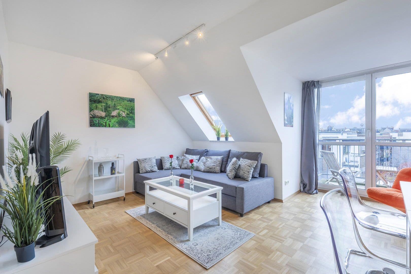 Prodej bytu 2+1 83 m², Neusserstr. 388, Köln, Severní Porýní-Vestfálsko Prodej bytu 2+1 83 m², Neusserstr. 388, Köln, Severní Porýní-Vestfálsko