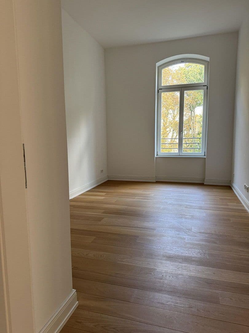 Prodej bytu 4+1 163 m², Berlin, Berlín Prodej bytu 4+1 163 m², Berlin, Berlín