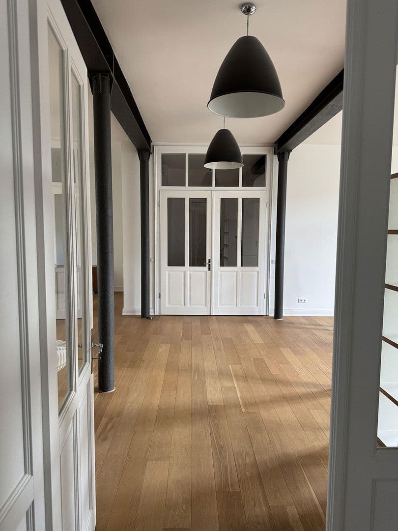 Prodej bytu 4+1 163 m², Berlin, Berlín Prodej bytu 4+1 163 m², Berlin, Berlín