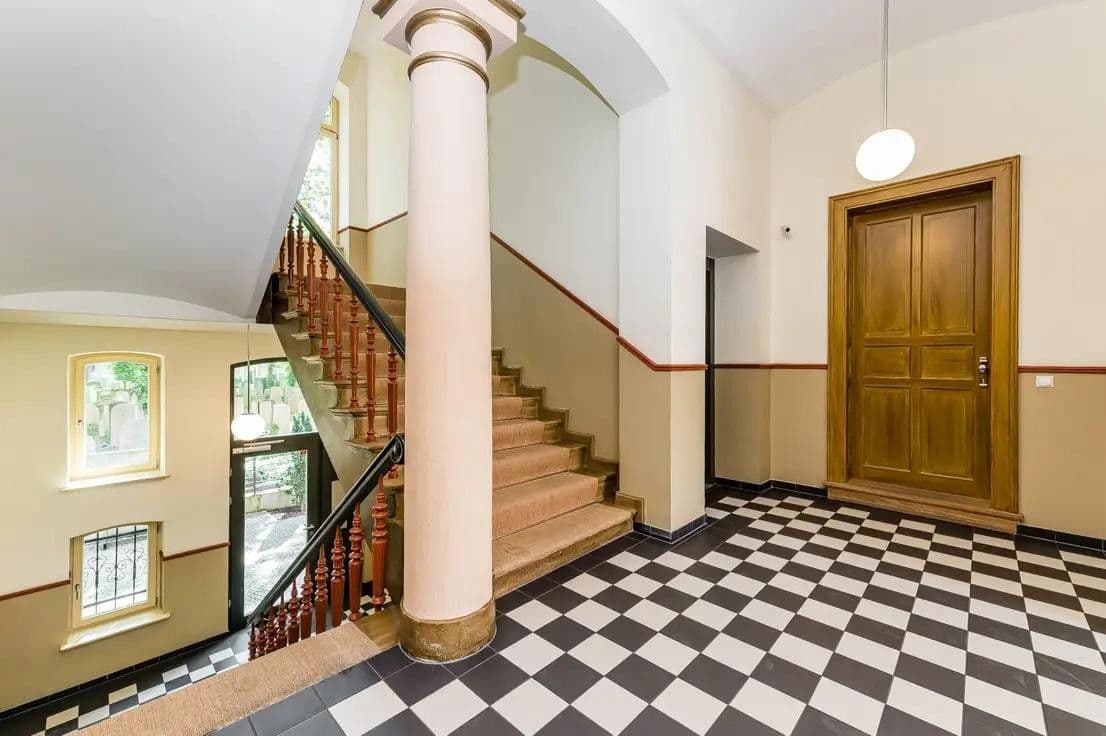 Prodej bytu 4+1 163 m², Berlin, Berlín Prodej bytu 4+1 163 m², Berlin, Berlín