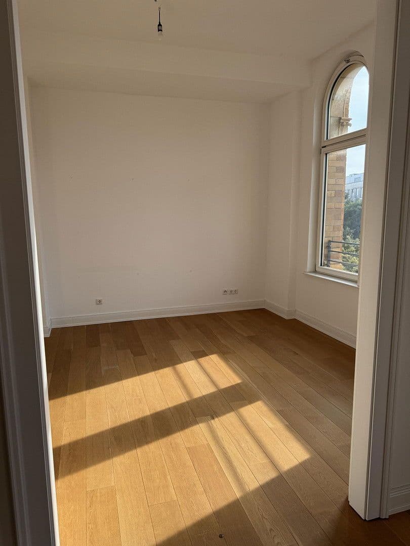 Prodej bytu 4+1 163 m², Berlin, Berlín Prodej bytu 4+1 163 m², Berlin, Berlín