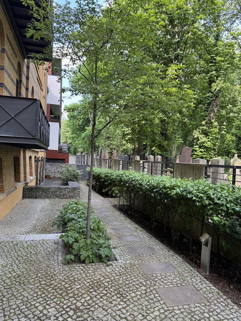 Prodej bytu 4+1 163 m², Berlin, Berlín Prodej bytu 4+1 163 m², Berlin, Berlín