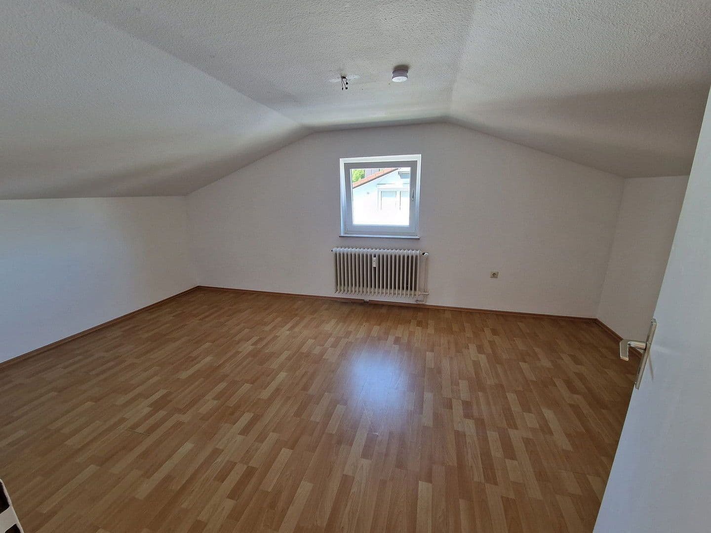 Pronájem bytu 2+kk 65 m², Birkelweg 36, Steinheim am Albuch, Bádensko-Württembersko Pronájem bytu 2+kk 65 m², Birkelweg 36, Steinheim am Albuch, Bádensko-Württembersko