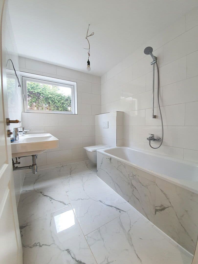 Prodej bytu 4+1 169 m², Pforzheim, Bádensko-Württembersko Prodej bytu 4+1 169 m², Pforzheim, Bádensko-Württembersko