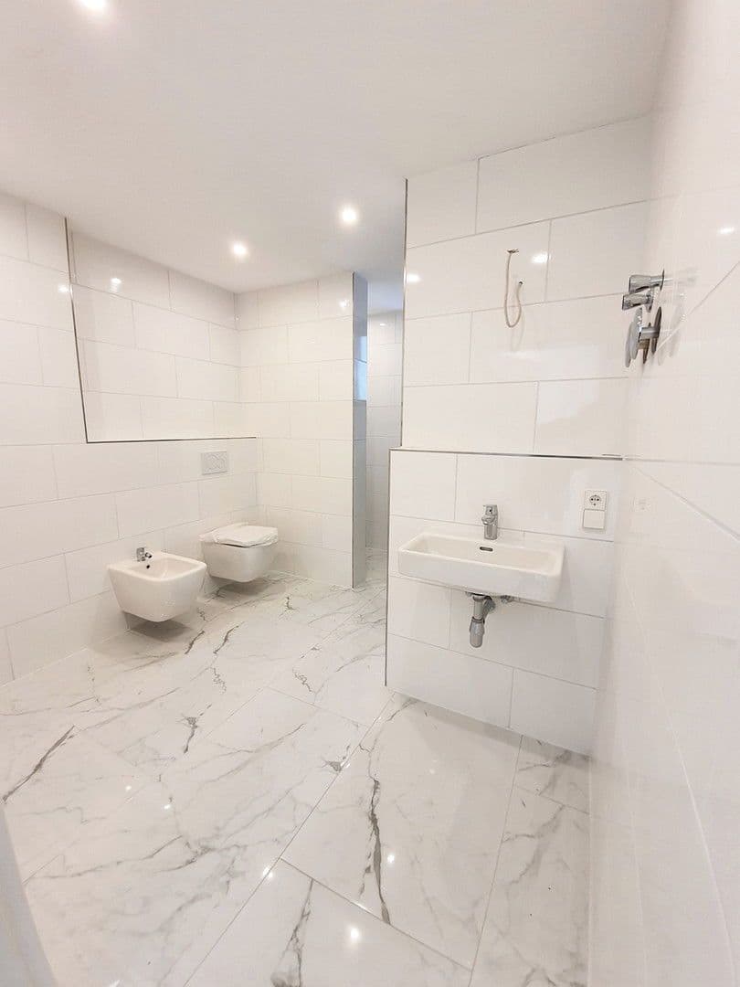 Prodej bytu 4+1 169 m², Pforzheim, Bádensko-Württembersko Prodej bytu 4+1 169 m², Pforzheim, Bádensko-Württembersko