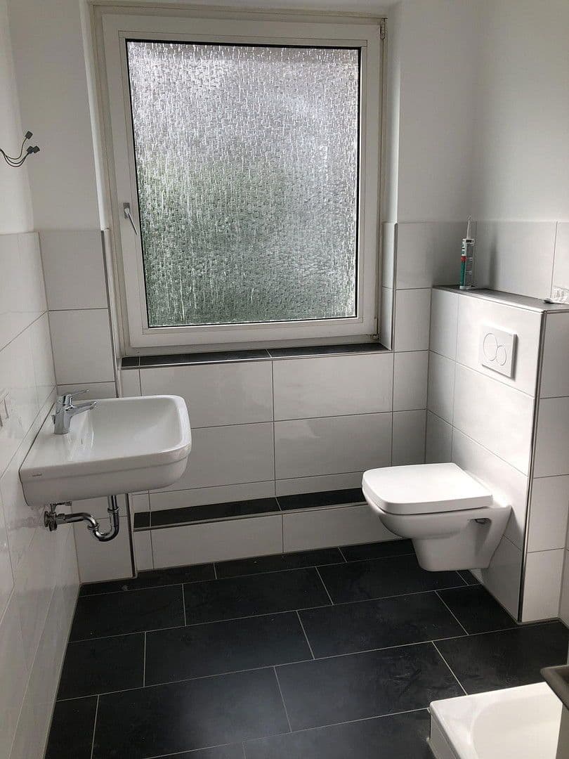 Pronájem bytu 2+1 59 m², Schusterstraße, Wuppertal, Severní Porýní-Vestfálsko Pronájem bytu 2+1 59 m², Schusterstraße, Wuppertal, Severní Porýní-Vestfálsko