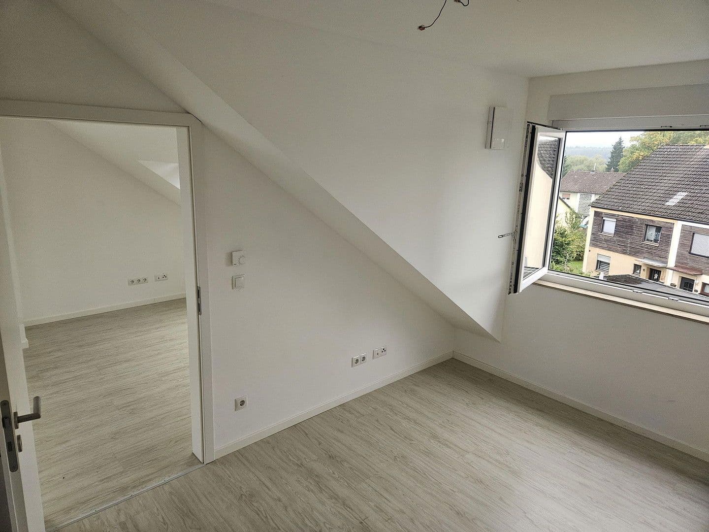Pronájem bytu 2+1 48 m², Faust-Von-Stromberg-Str. 44, Erlangen, Bavorsko Pronájem bytu 2+1 48 m², Faust-Von-Stromberg-Str. 44, Erlangen, Bavorsko