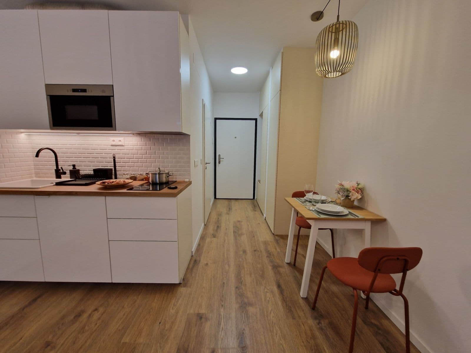 Pronájem bytu 1+1 30 m², Fialová, Petržalka, Bratislavský kraj Pronájem bytu 1+1 30 m², Fialová, Petržalka, Bratislavský kraj