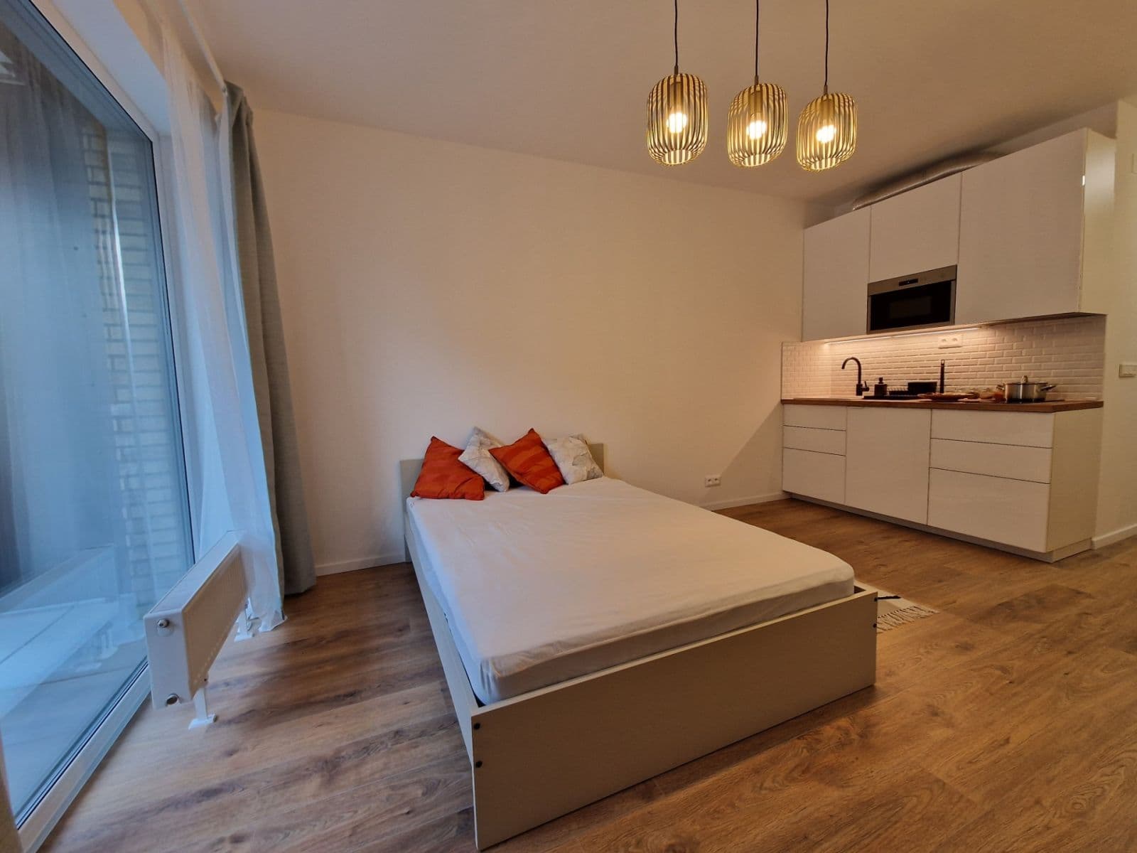 Pronájem bytu 1+1 30 m², Fialová, Petržalka, Bratislavský kraj Pronájem bytu 1+1 30 m², Fialová, Petržalka, Bratislavský kraj
