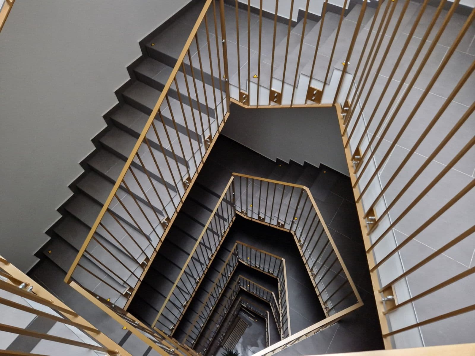 Pronájem bytu 1+1 30 m², Fialová, Petržalka, Bratislavský kraj Pronájem bytu 1+1 30 m², Fialová, Petržalka, Bratislavský kraj