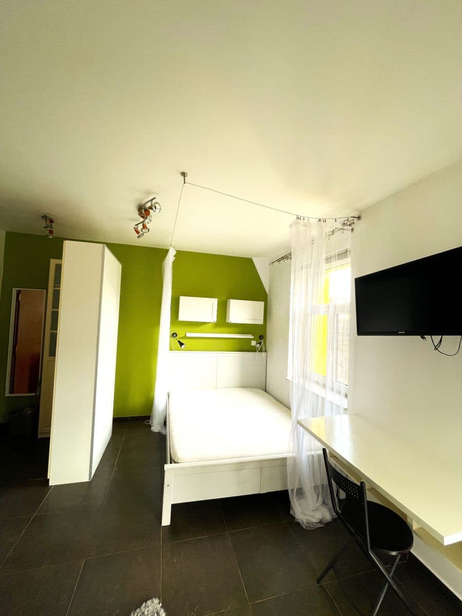 Pronájem bytu 1+kk 30 m², V Olšinách, Praha, Praha Pronájem bytu 1+kk 30 m², V Olšinách, Praha, Praha