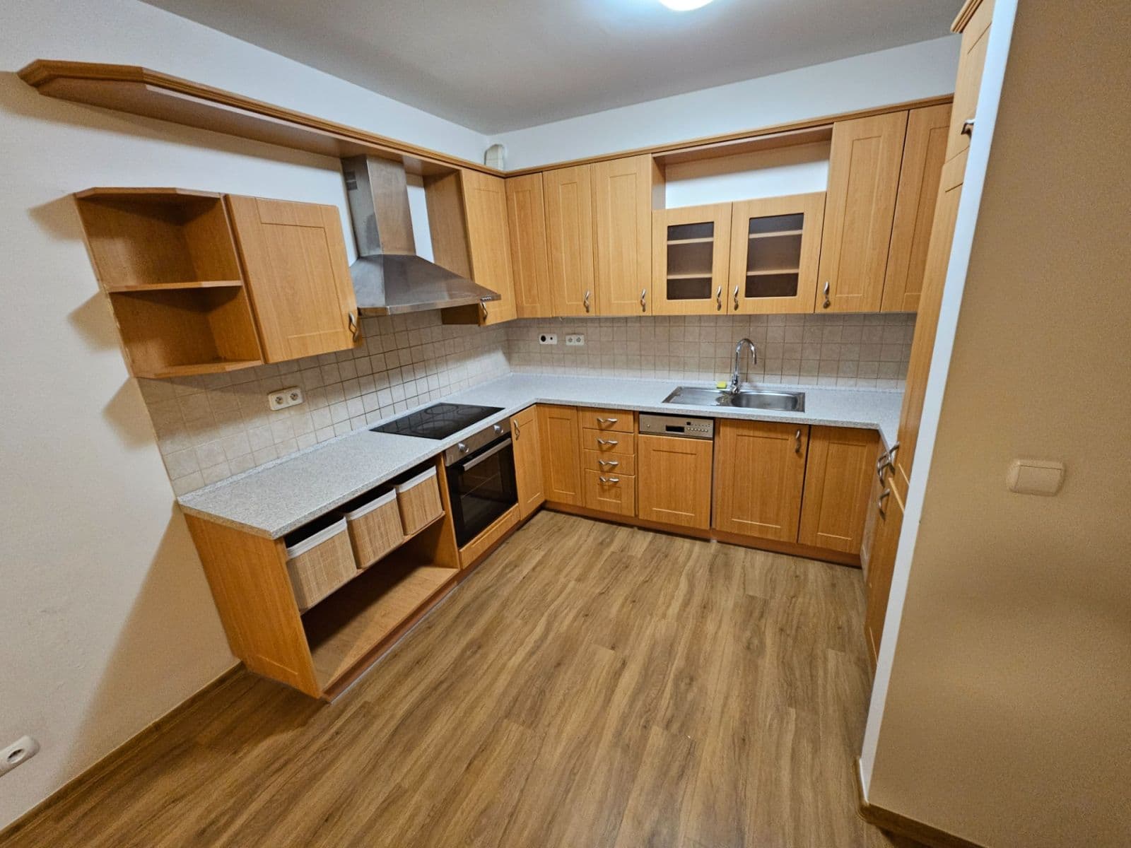 Pronájem bytu 3+kk 100 m², Tibetská, Praha, Praha Pronájem bytu 3+kk 100 m², Tibetská, Praha, Praha