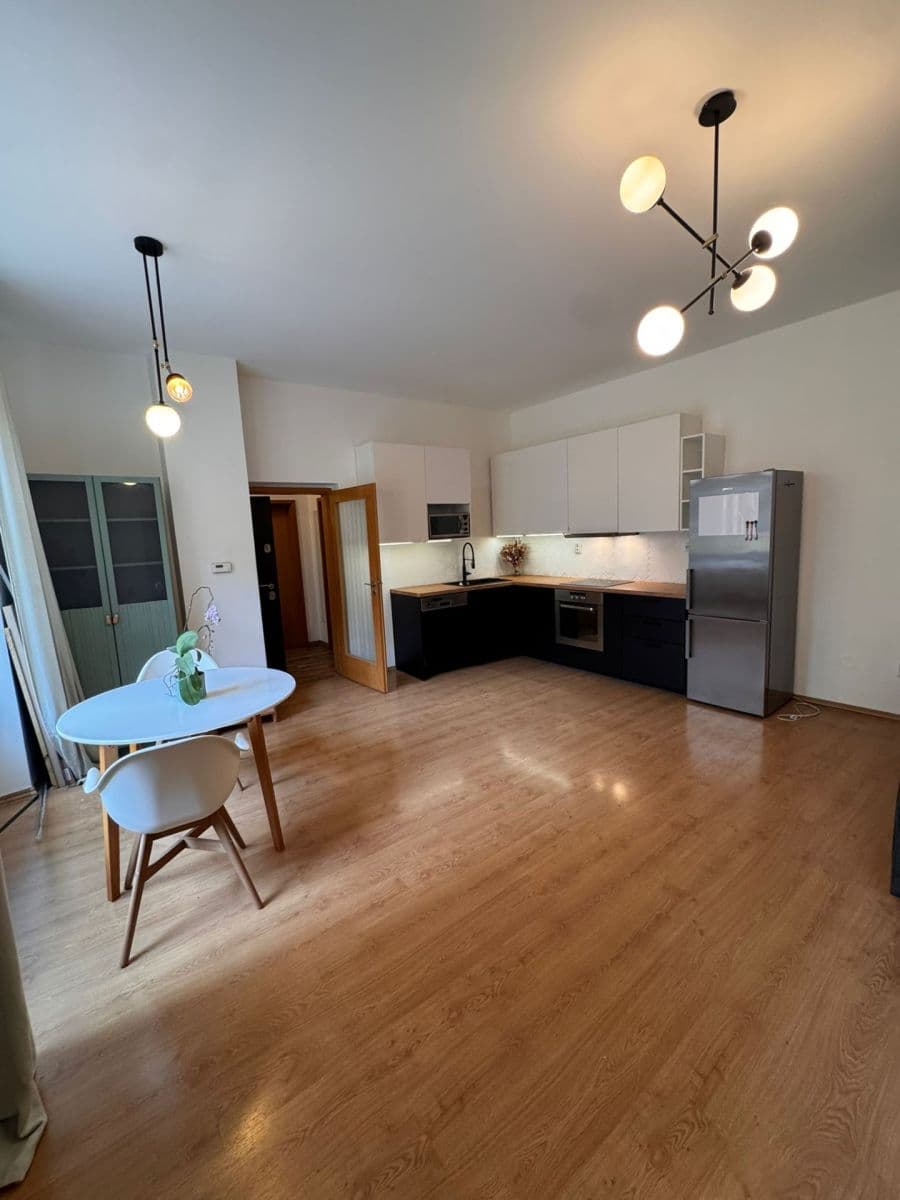 Pronájem bytu 2+kk 58 m², Husitská, Praha, Praha Pronájem bytu 2+kk 58 m², Husitská, Praha, Praha