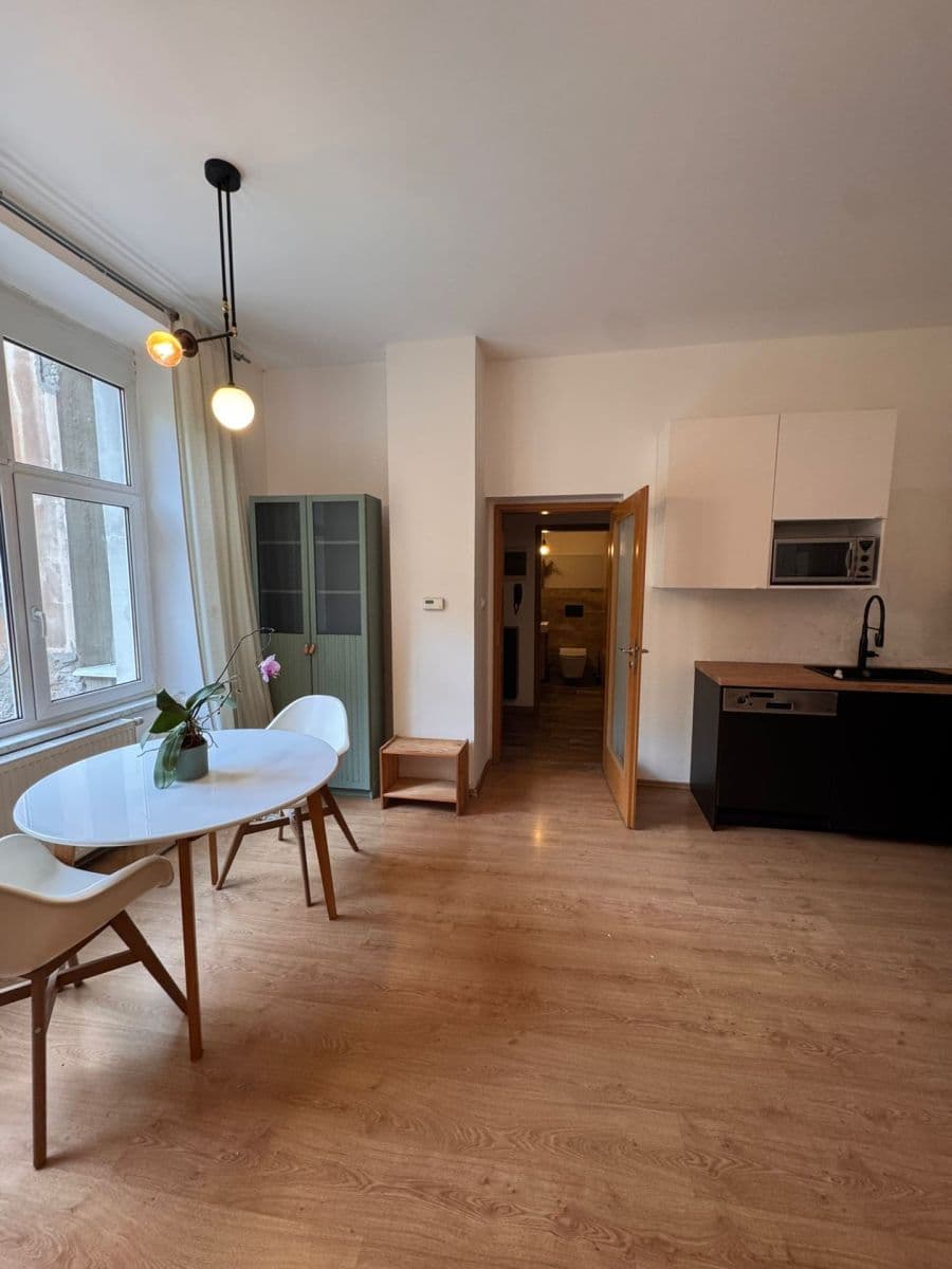 Pronájem bytu 2+kk 58 m², Husitská, Praha, Praha Pronájem bytu 2+kk 58 m², Husitská, Praha, Praha