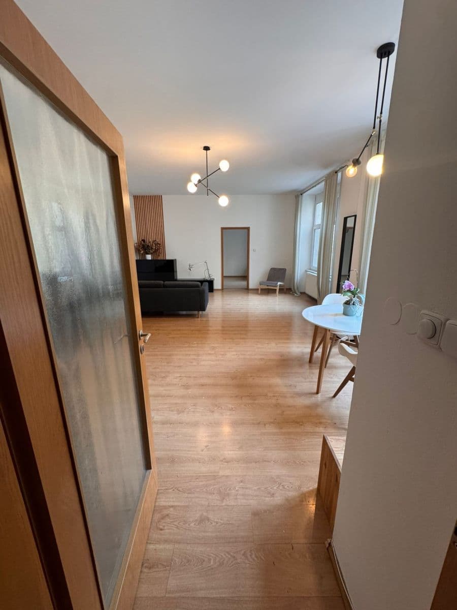 Pronájem bytu 2+kk 58 m², Husitská, Praha, Praha Pronájem bytu 2+kk 58 m², Husitská, Praha, Praha