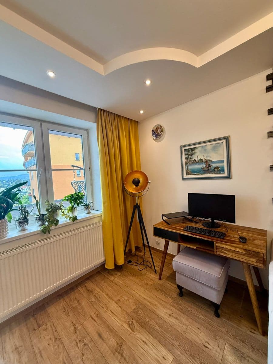 Prodej bytu 3+1 83 m², Nádvorní, Liberec, Liberecký kraj Prodej bytu 3+1 83 m², Nádvorní, Liberec, Liberecký kraj