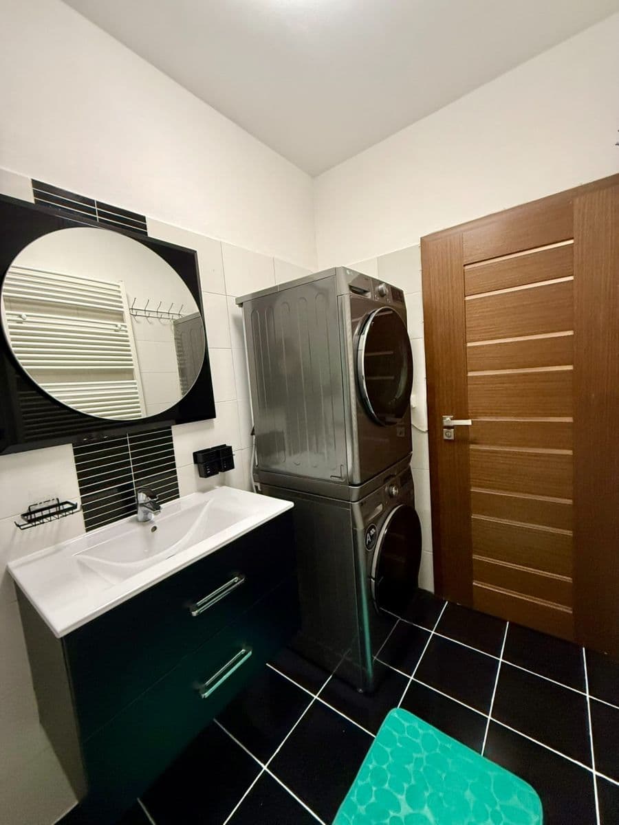 Prodej bytu 3+1 83 m², Nádvorní, Liberec, Liberecký kraj Prodej bytu 3+1 83 m², Nádvorní, Liberec, Liberecký kraj