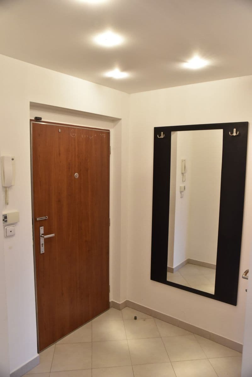 Pronájem bytu 2+kk 56 m², Velenovského, Praha, Praha Pronájem bytu 2+kk 56 m², Velenovského, Praha, Praha