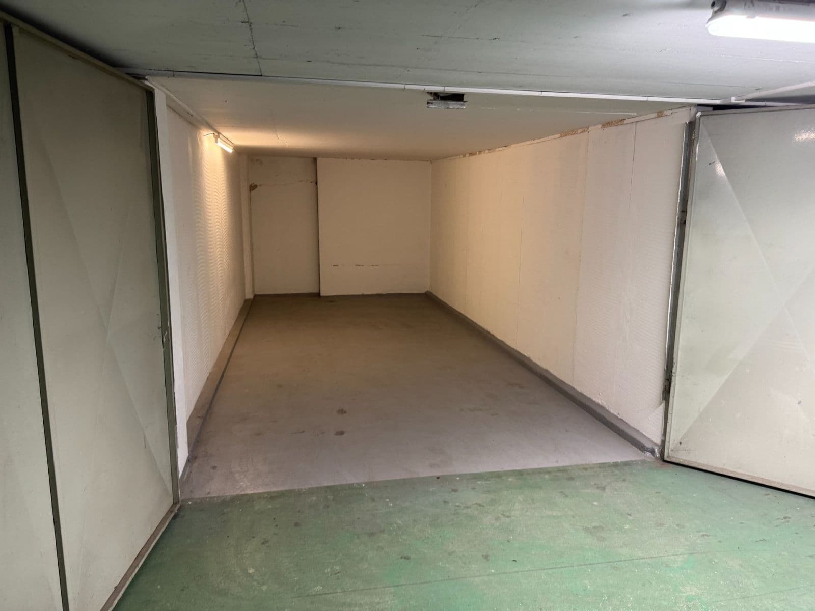 Pronájem garáže 18 m², Nušlova, Praha, Praha Pronájem garáže 18 m², Nušlova, Praha, Praha