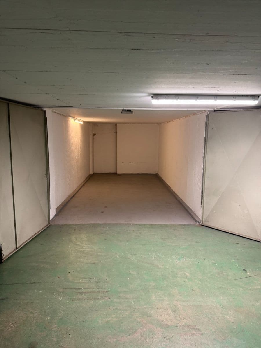 Pronájem garáže 18 m², Nušlova, Praha, Praha Pronájem garáže 18 m², Nušlova, Praha, Praha