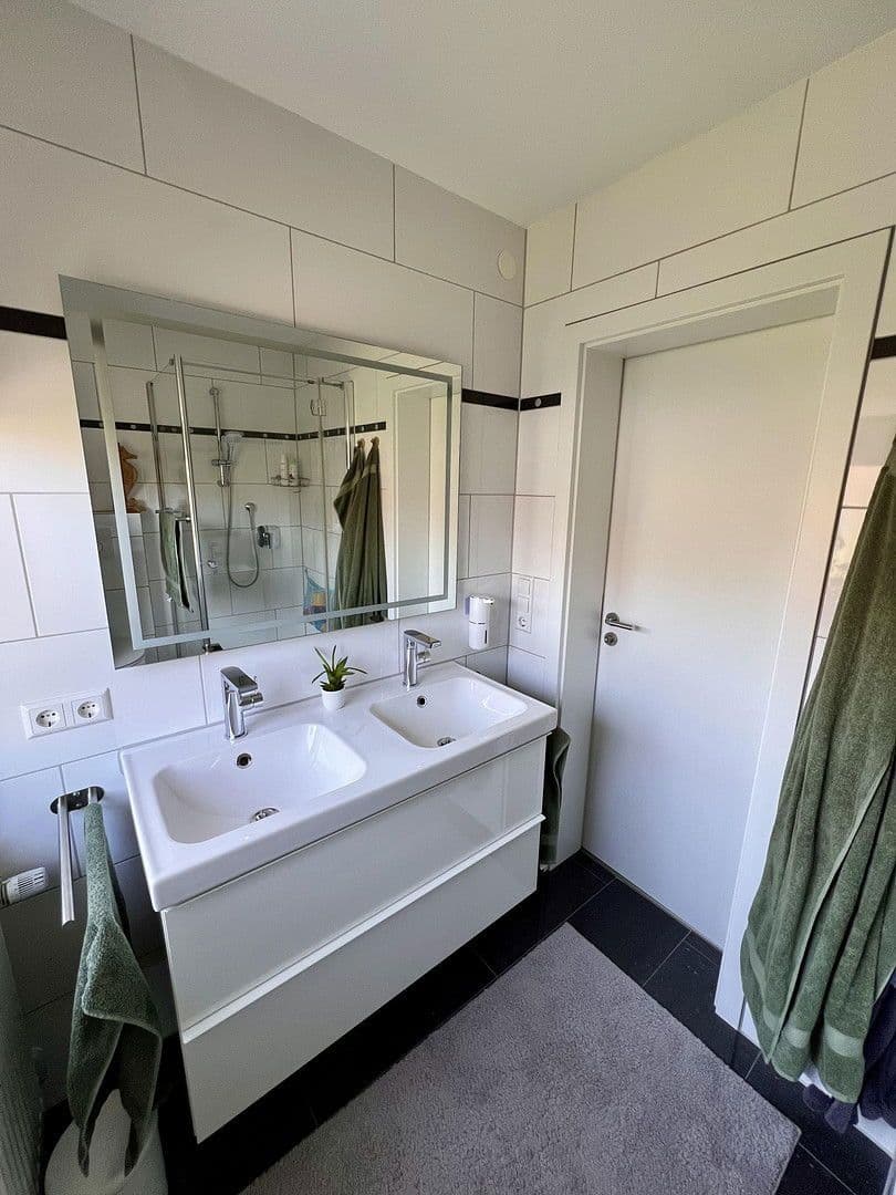 Prodej domu 103 m², pozemek 182 m², Nürtingen, Bádensko-Württembersko Prodej domu 103 m², pozemek 182 m², Nürtingen, Bádensko-Württembersko