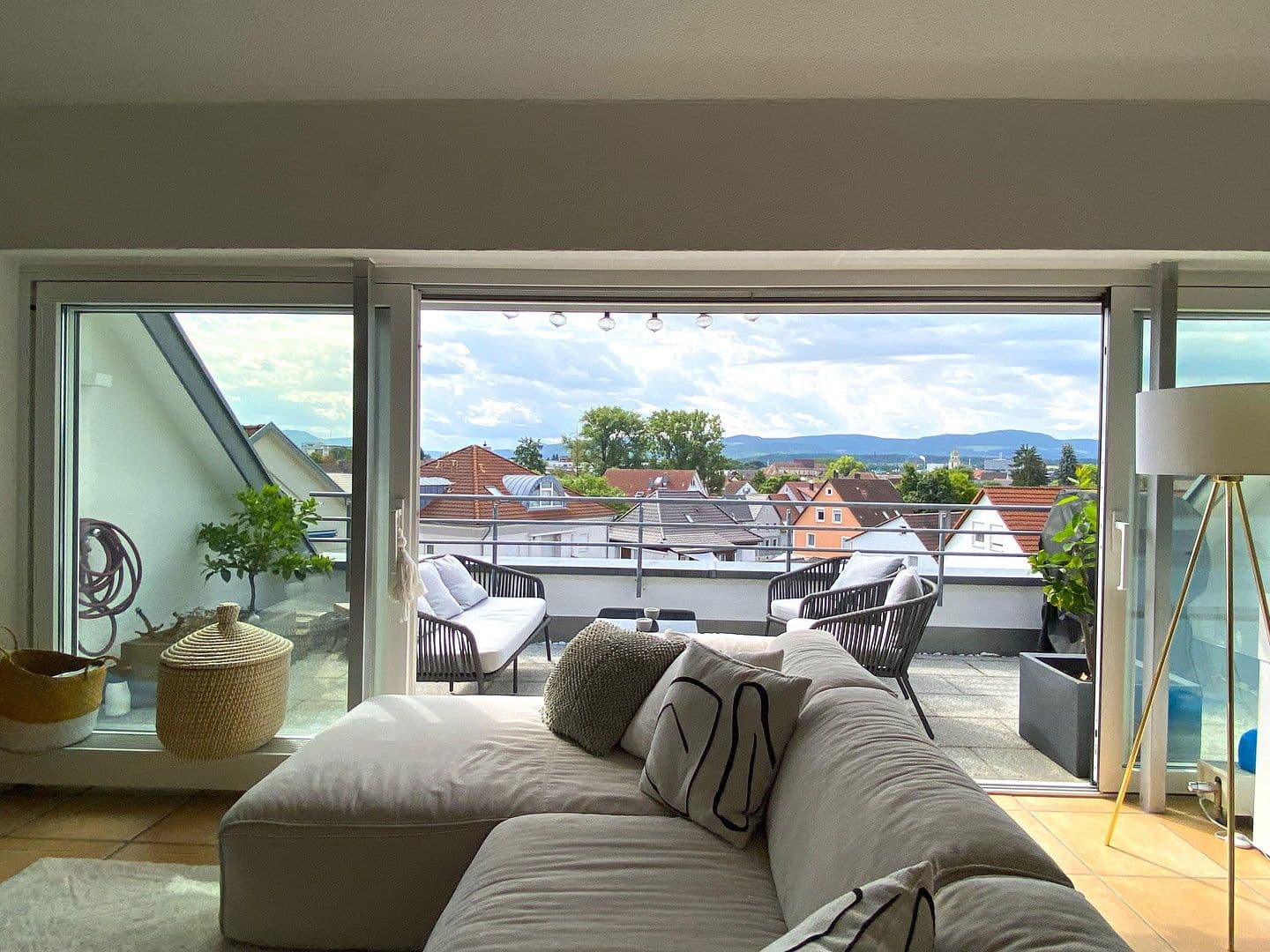 Prodej bytu 4+1 151 m², Rebenweg 11, Eislingen/Fils, Bádensko-Württembersko Prodej bytu 4+1 151 m², Rebenweg 11, Eislingen/Fils, Bádensko-Württembersko