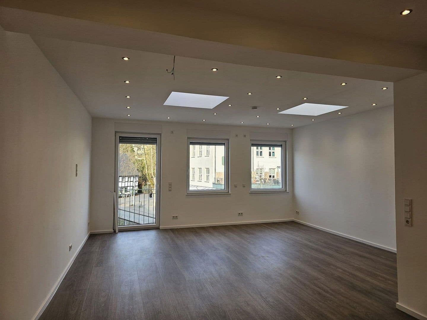 Pronájem bytu 3+kk 105 m², Haupstraße 221, Bergisch Gladbach, Severní Porýní-Vestfálsko Pronájem bytu 3+kk 105 m², Haupstraße 221, Bergisch Gladbach, Severní Porýní-Vestfálsko