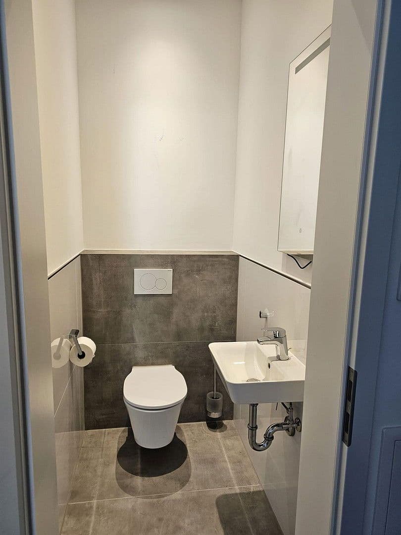 Pronájem bytu 3+kk 105 m², Haupstraße 221, Bergisch Gladbach, Severní Porýní-Vestfálsko Pronájem bytu 3+kk 105 m², Haupstraße 221, Bergisch Gladbach, Severní Porýní-Vestfálsko