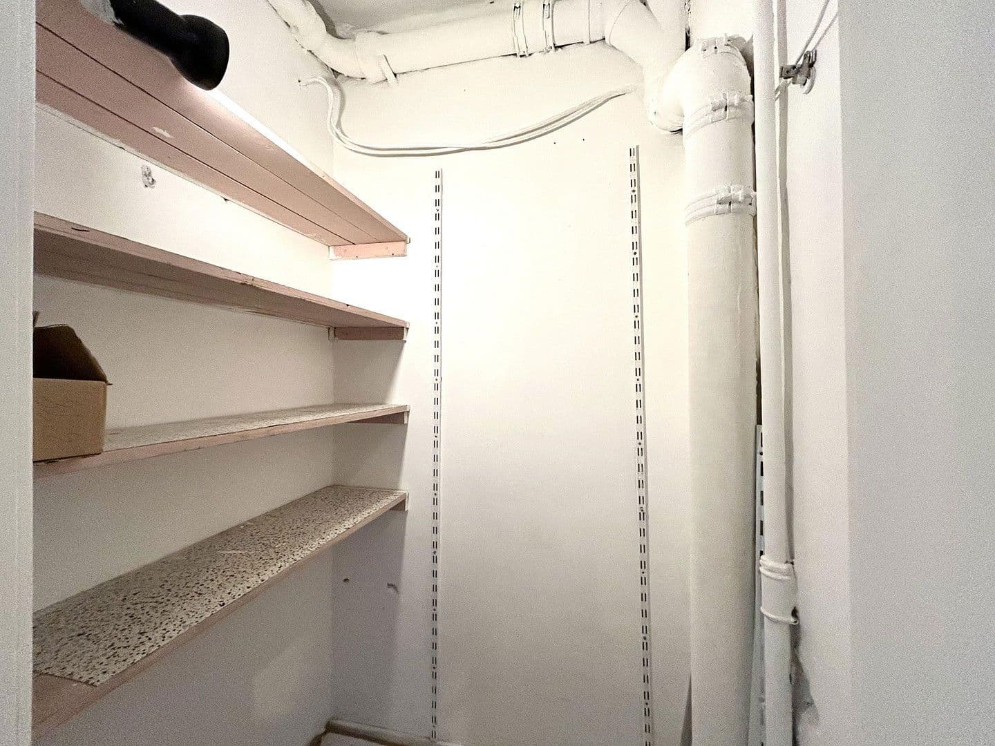 Pronájem bytu 2+1 60 m², Köln, Severní Porýní-Vestfálsko Pronájem bytu 2+1 60 m², Köln, Severní Porýní-Vestfálsko