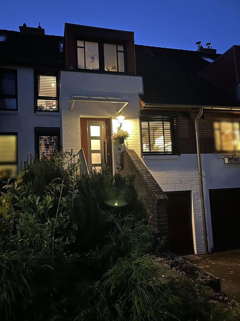 Prodej domu 102 m², pozemek 185 m², Norderstedt, Šlesvicko-Holštýnsko Prodej domu 102 m², pozemek 185 m², Norderstedt, Šlesvicko-Holštýnsko