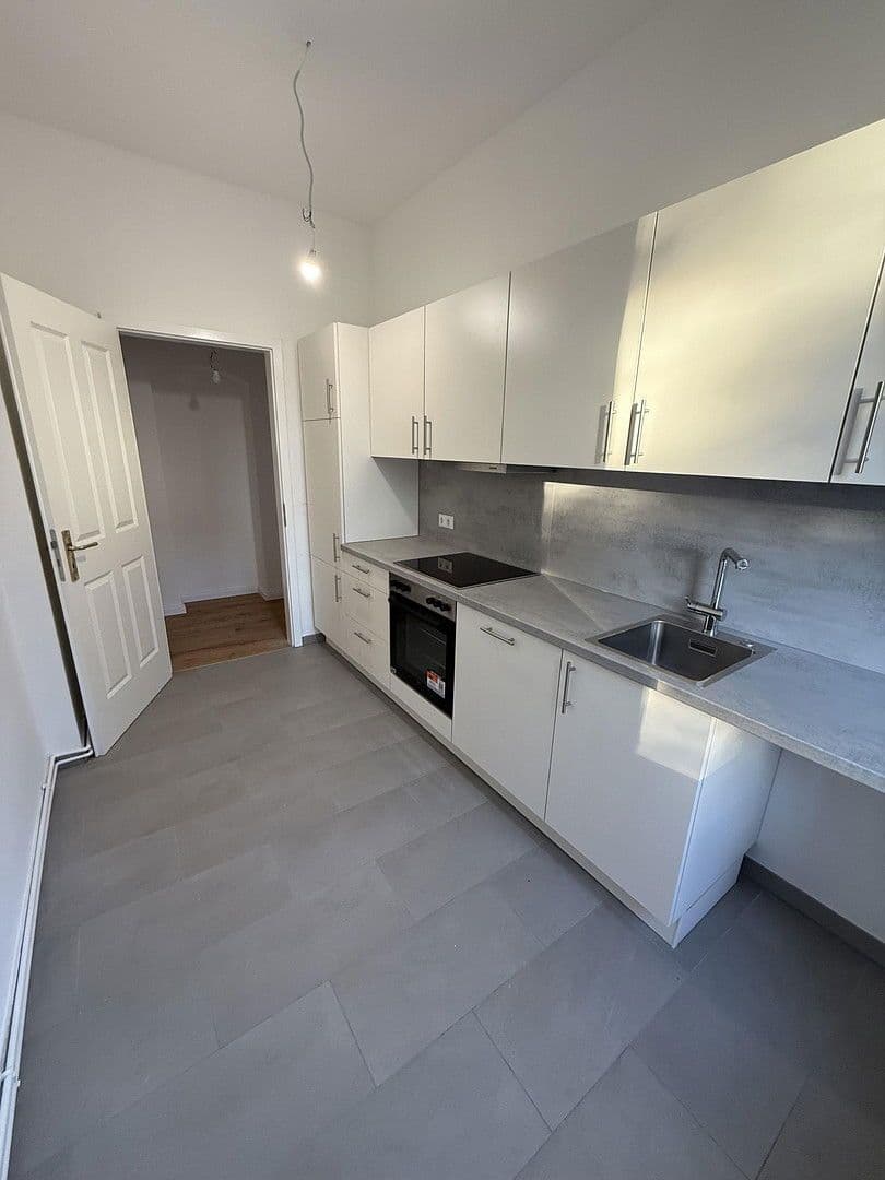 Pronájem bytu 1+1 60 m², Auguste Viktoria Allee 67, Berlin, Berlín Pronájem bytu 1+1 60 m², Auguste Viktoria Allee 67, Berlin, Berlín