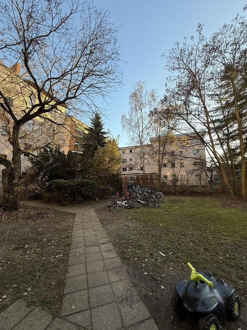 Pronájem bytu 1+1 60 m², Auguste Viktoria Allee 67, Berlin, Berlín Pronájem bytu 1+1 60 m², Auguste Viktoria Allee 67, Berlin, Berlín