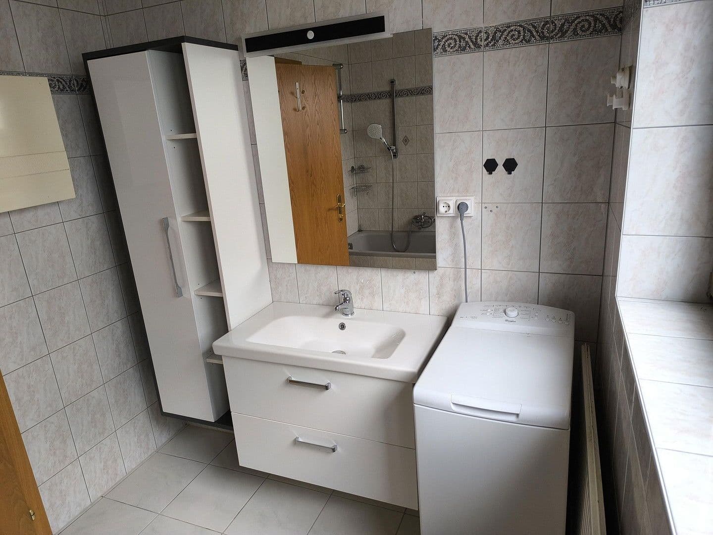 Pronájem bytu 3+1 85 m², Jenbach, Tyrolsko Pronájem bytu 3+1 85 m², Jenbach, Tyrolsko